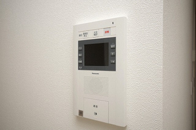 【セキュリティ】 | TLRレジデンス本町WEST | モニター付きインターホンです
