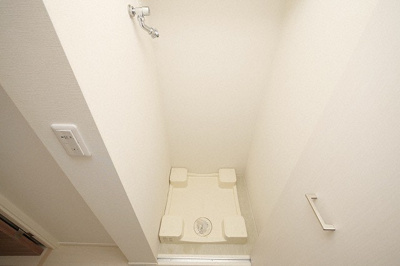 【設備】 | TLRレジデンス本町WEST | 洗濯機置き場です