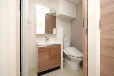 【洗面所】 | TLRレジデンス本町WEST | 忙しい朝には欠かせない洗面所です