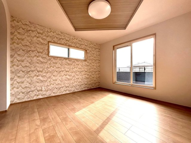新築戸建　大垣市長沢町　全３区画分譲の寝室|奥行のあるウォークインクローゼットは収納方法自由自在。家族の成長に合わせた収納が可能です。
