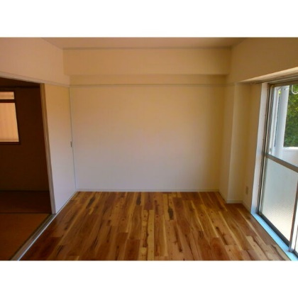 第５ヒルハイツ桃山の洋室