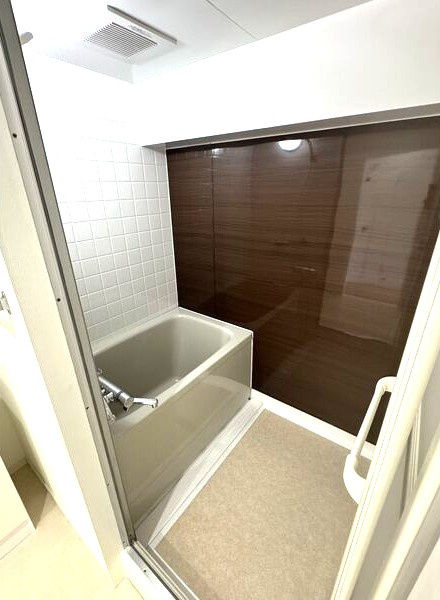 メゾン平中の浴室