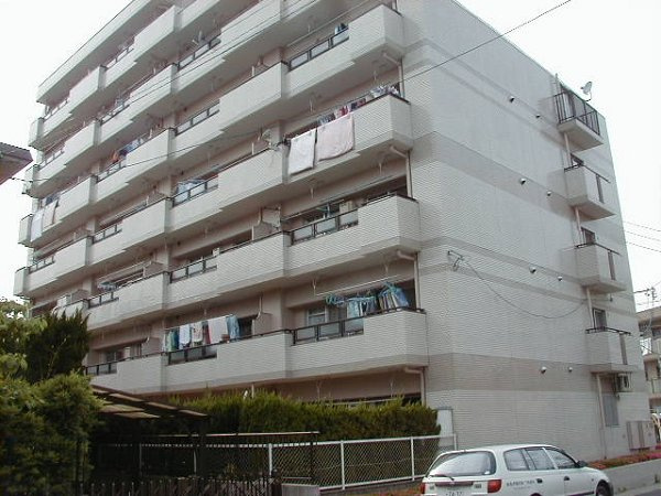 メゾン平中の外観