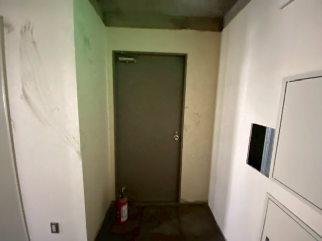 豊勢金町ビルの設備|非常階段扉（屋外）