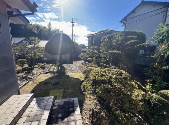 高知市北秦泉寺　中古一戸建ての和室|畳の香りに包まれる、心安らぐ和室空間