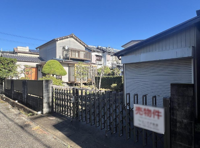 高知市北秦泉寺　中古一戸建ての外観|日当たり良好♪ 庭付きでゆったり暮らせる2階建て住宅