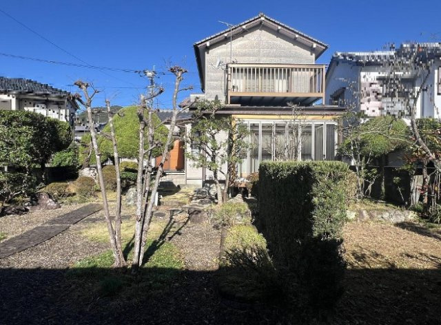 高知市北秦泉寺　中古一戸建ての間取り|２５８０万円　土地面積３２２．４４㎡　建物面積９５.３３㎡　3LDK
