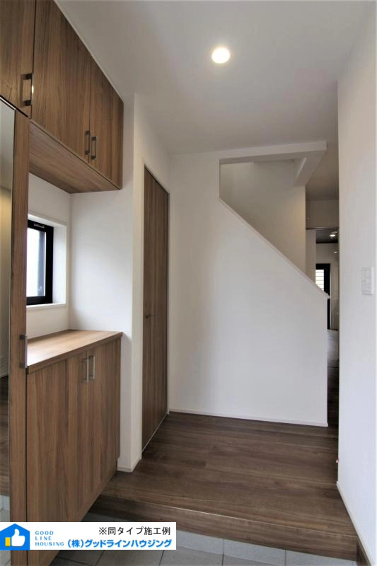 三木市緑ヶ丘町東１丁目　平屋の玄関