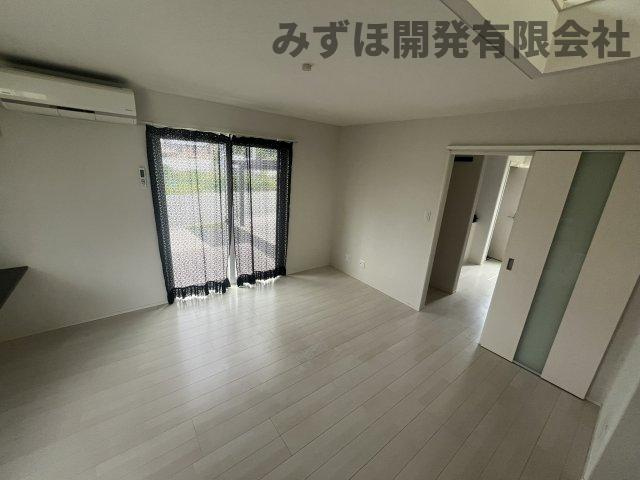 尾花沢市新町一丁目15-18の居間・リビング