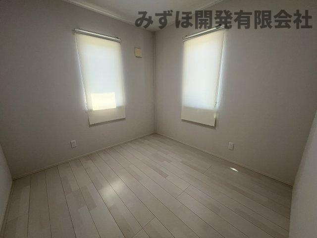 尾花沢市新町一丁目15-18の洋室
