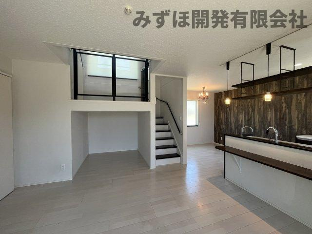 尾花沢市新町一丁目15-18の居間・リビング