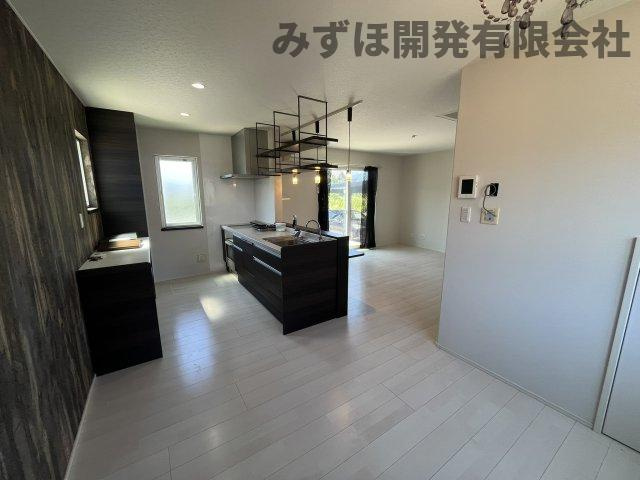 尾花沢市新町一丁目15-18の居間・リビング