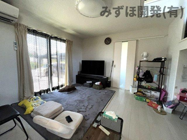 尾花沢市新町一丁目15-18の居間・リビング