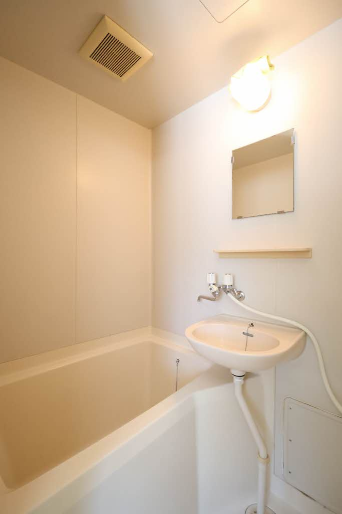 広島市西区東観音町のアパートの浴室