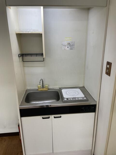 横浜市南区白金町２丁目の事務所のキッチン
