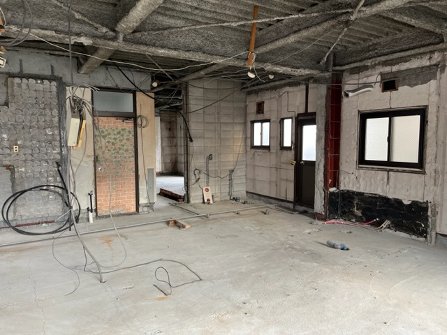 江郷ビルの駐車場