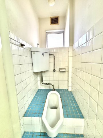 新大阪興業ビルのロビー