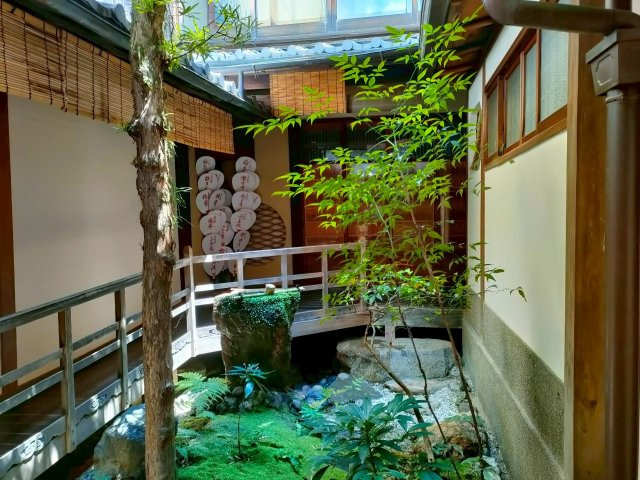 上七軒京町屋テナントの庭