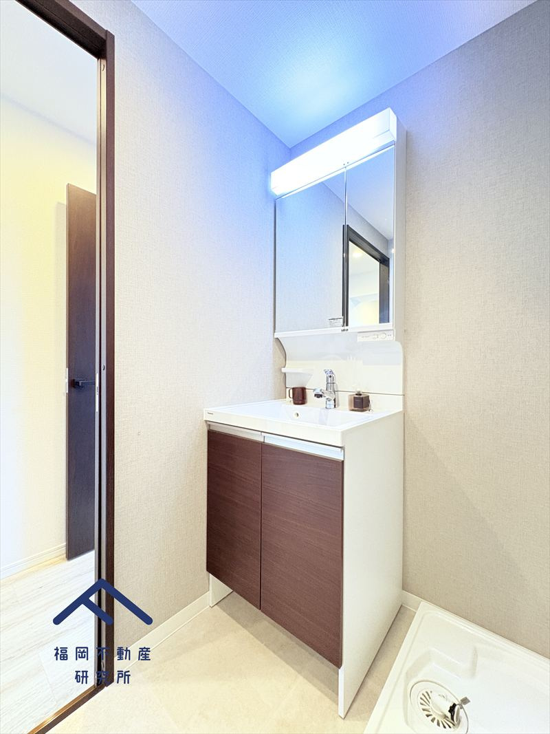 三愛シティライフ箱崎Ⅱの独立洗面台