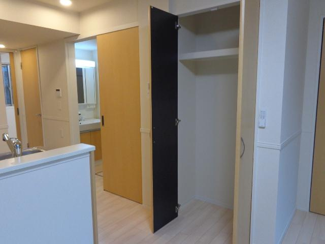 バン・テールの収納|リビング収納