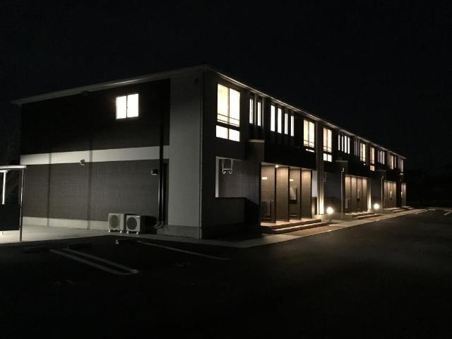 バン・テールの外観|外観写真（夜）