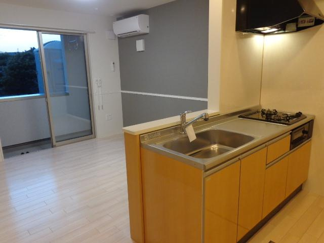 バン・テールのキッチン|リビング