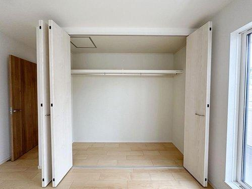 府中町柳ヶ丘の収納|全居室収納☆
7.51帖主寝室のクローゼットです♪