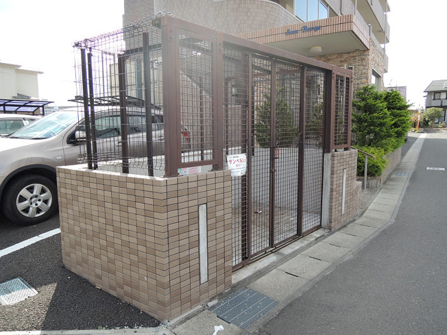 敷地内ゴミ置き場
