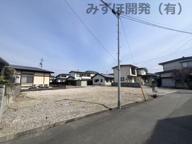 山形市下条町1-5-11の前面道路含む現地写真