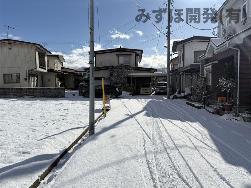 山形市下条町1-5-11の前面道路含む現地写真