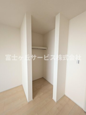 【収納】 | 湖西市新居町浜名 58期 新築一戸建て | ウォークインクローゼットです