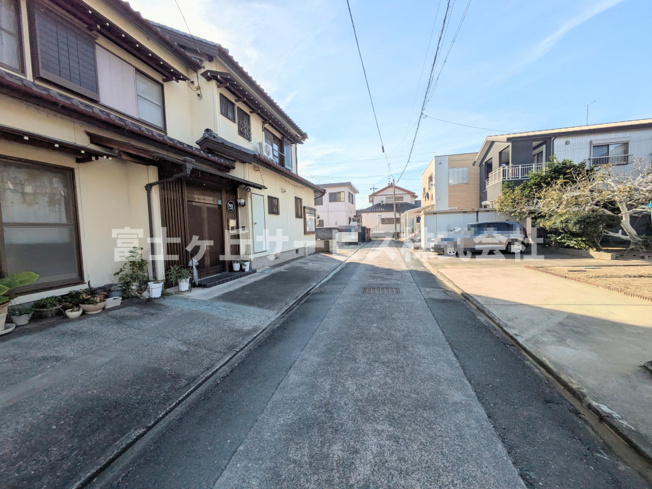 【前面道路含む現地写真】 | 湖西市新居町浜名 58期 新築一戸建て | 前面道路です