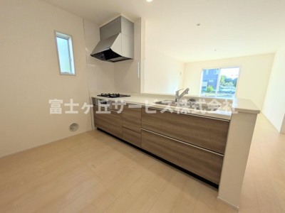 【キッチン】 | 湖西市新居町浜名 58期 新築一戸建て | キッチンです