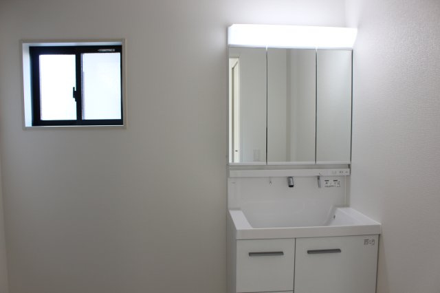 小倉南区中貫1丁目3期の独立洗面台