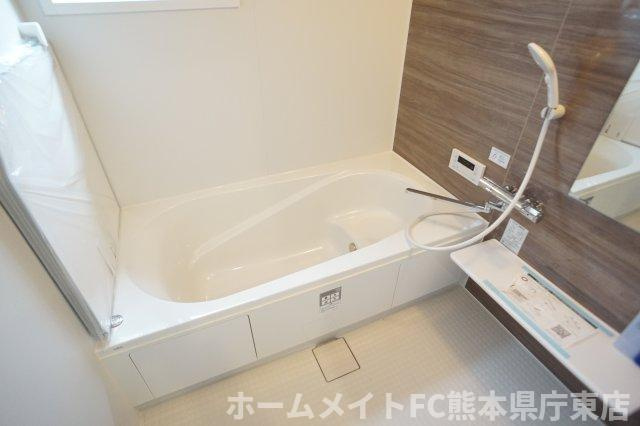 熊本市東区新外１丁目のアパートの浴室