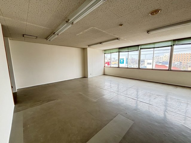 丸万ビルのその他