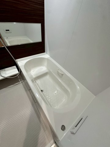 ホワイトガーデン西宮中島町の浴室