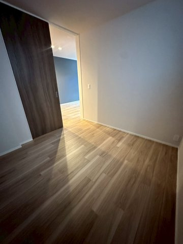 ホワイトガーデン西宮中島町の洋室