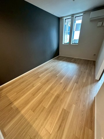 ホワイトガーデン西宮中島町の居間・リビング