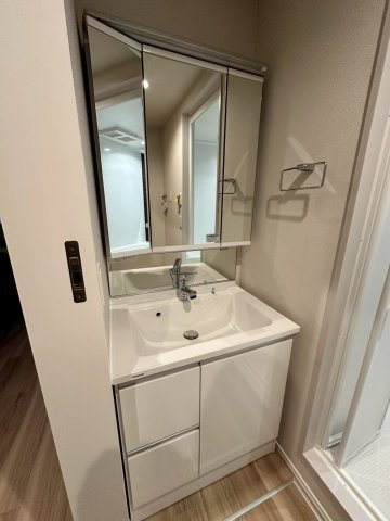 ホワイトガーデン西宮中島町の洗面所