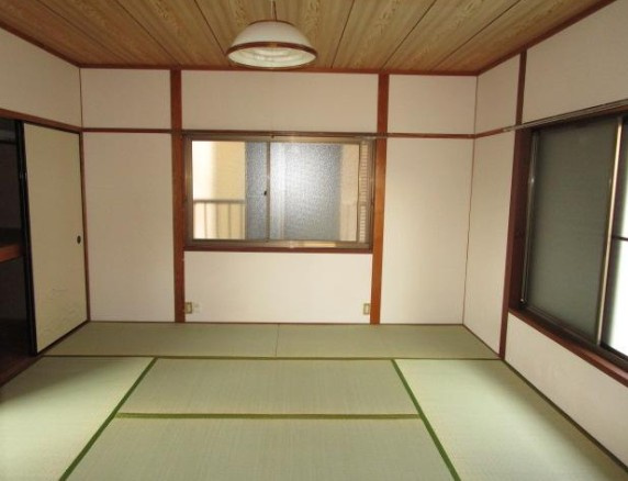 高知市大津乙　中古一戸建ての和室|畳の香りに包まれる、落ち着きある和室空間