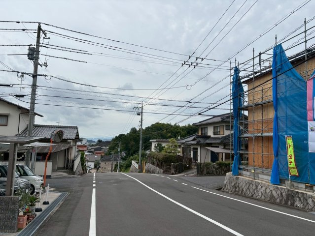 廿日市市物見西第5の前面道路含む現地写真