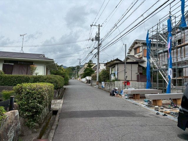 廿日市市物見西第5の前面道路含む現地写真