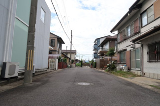 【前面道路含む現地写真】