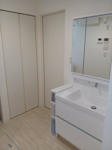 須磨桜の杜2丁目中古戸建の独立洗面台