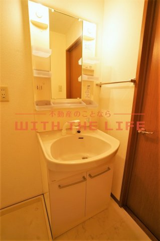 グランドールシャトー【キャッシュバック対象】の独立洗面台|独立洗面台、朝の身支度には欠かせません