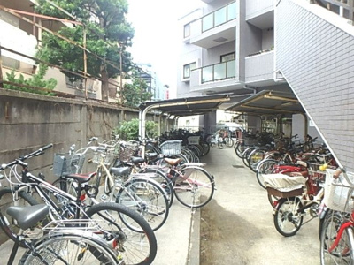 【駐車場】 | グリーンフィールド大山　14919 | 敷地内に自転車置き場があります(^^)/