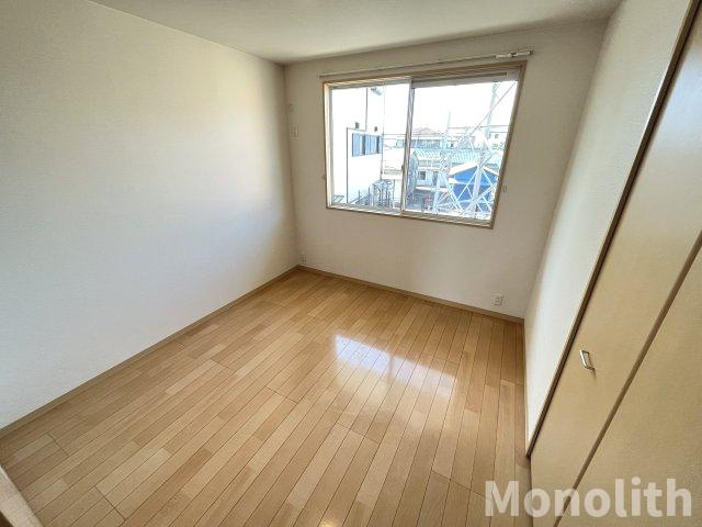 ファミーユ東貝塚の洋室