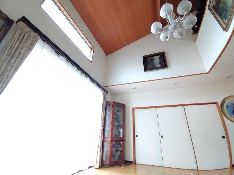高知市介良乙　中古戸建ての居間・リビング