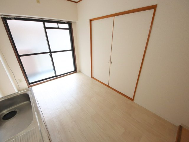 グレーシィー東生駒の居間・リビング